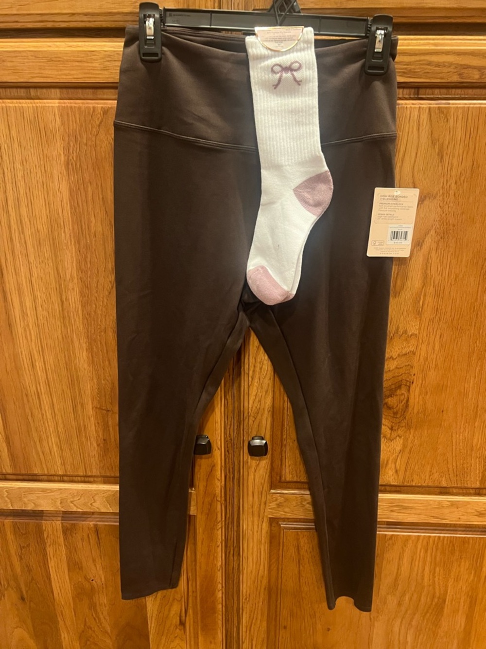MEDIUM Danskin High Rise Espresso Leggings With Pink And White Bow Socks